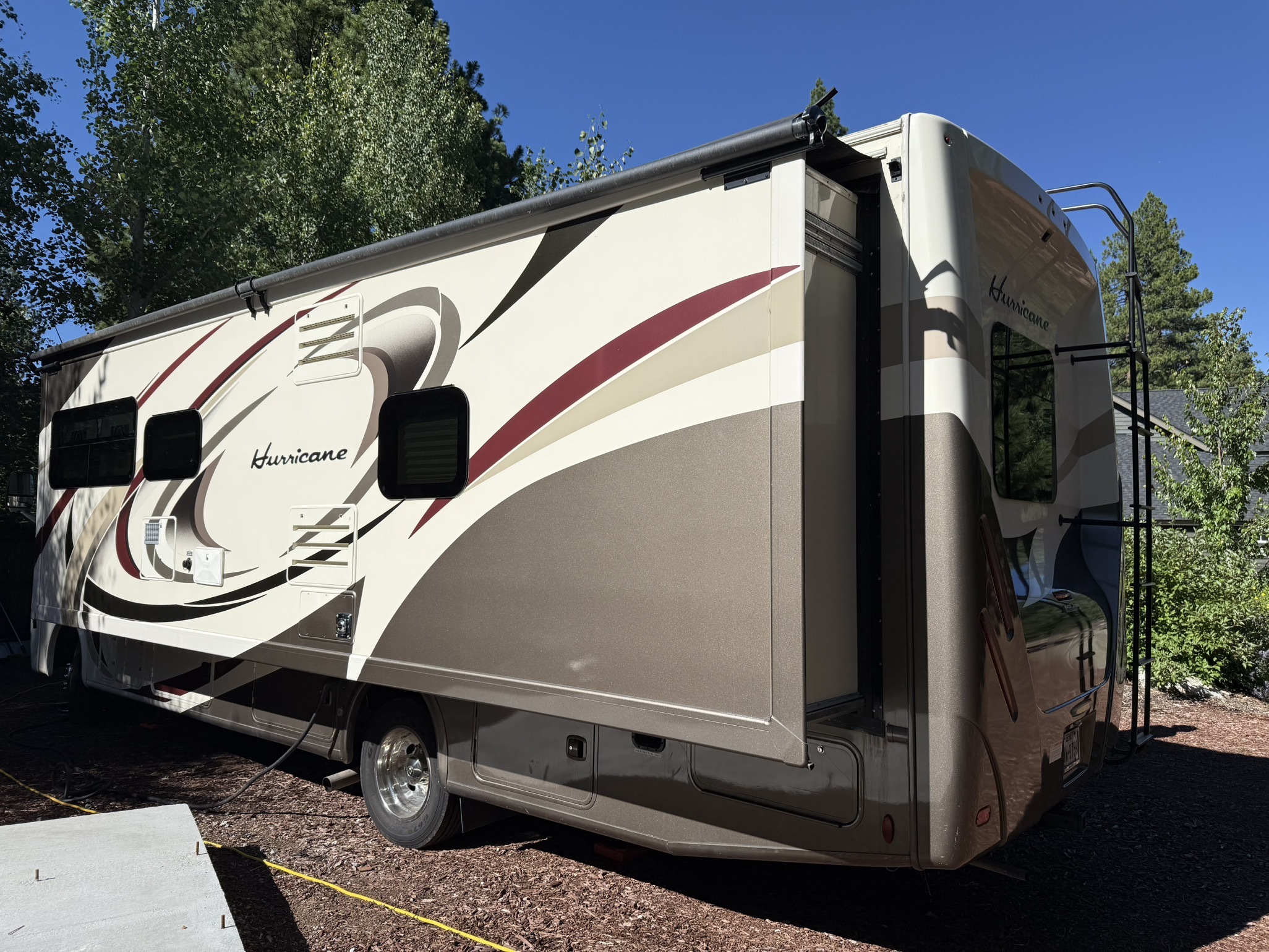 2018 Thor Motor Coach HURRICANE 29M RV