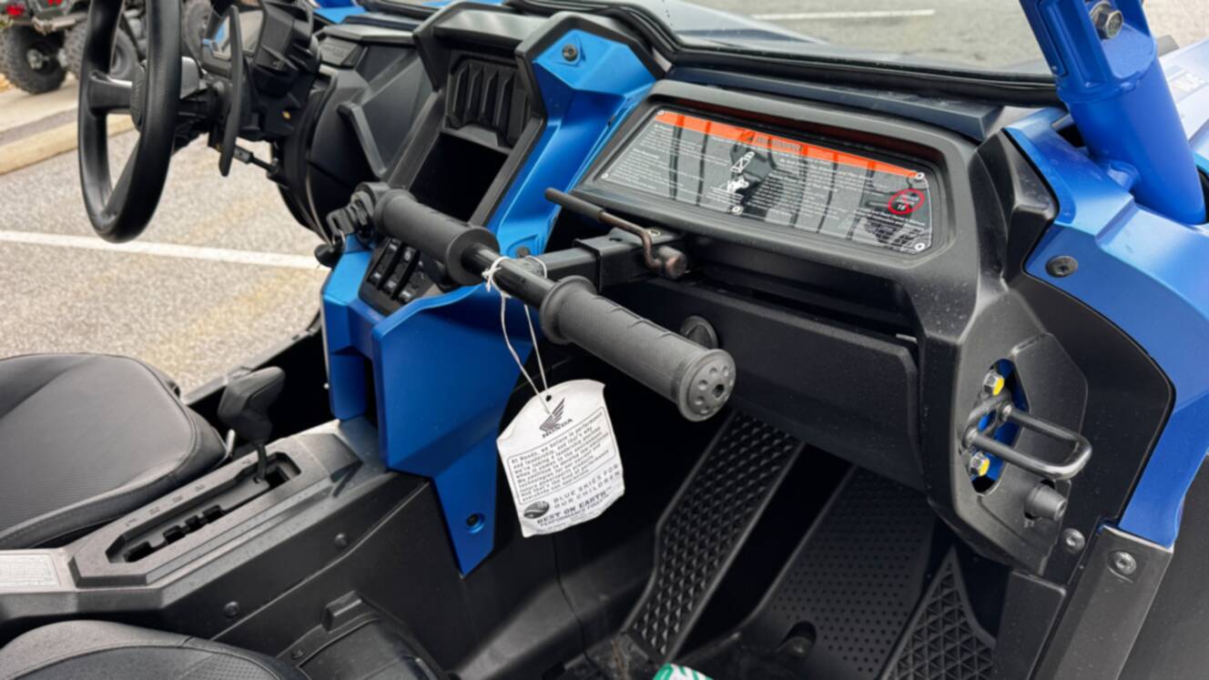 A photo of this 2024 Honda Talon 1000X FOX Live Valve