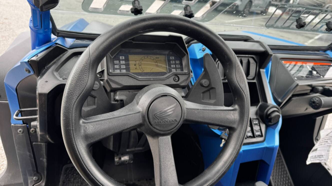 A photo of this 2024 Honda Talon 1000X FOX Live Valve