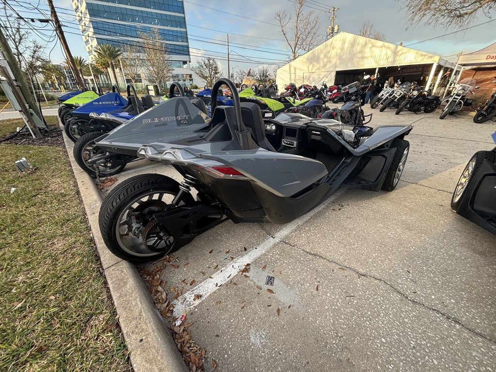 2023 Polaris Slingshot SLINGSHOT SL Storm Gray (Autodrive) SL in Daytona Beach, FL