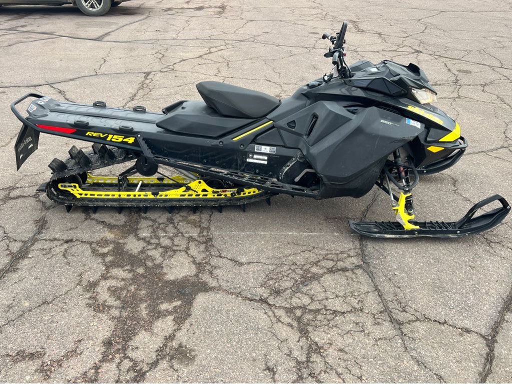 2017 Ski-Doo Summit X 850 E-Tec 154" in madison SD
