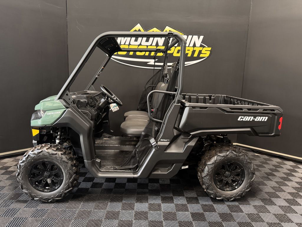 2025 Can-Am Defender DPS HD10 Compass Green in kodak TN