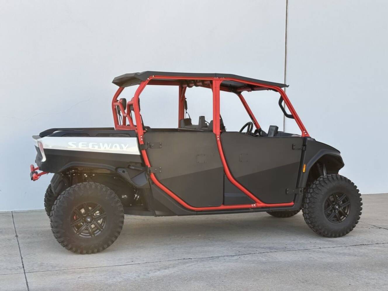 A photo of this 2025 Segway Powersports UT10 P CREW