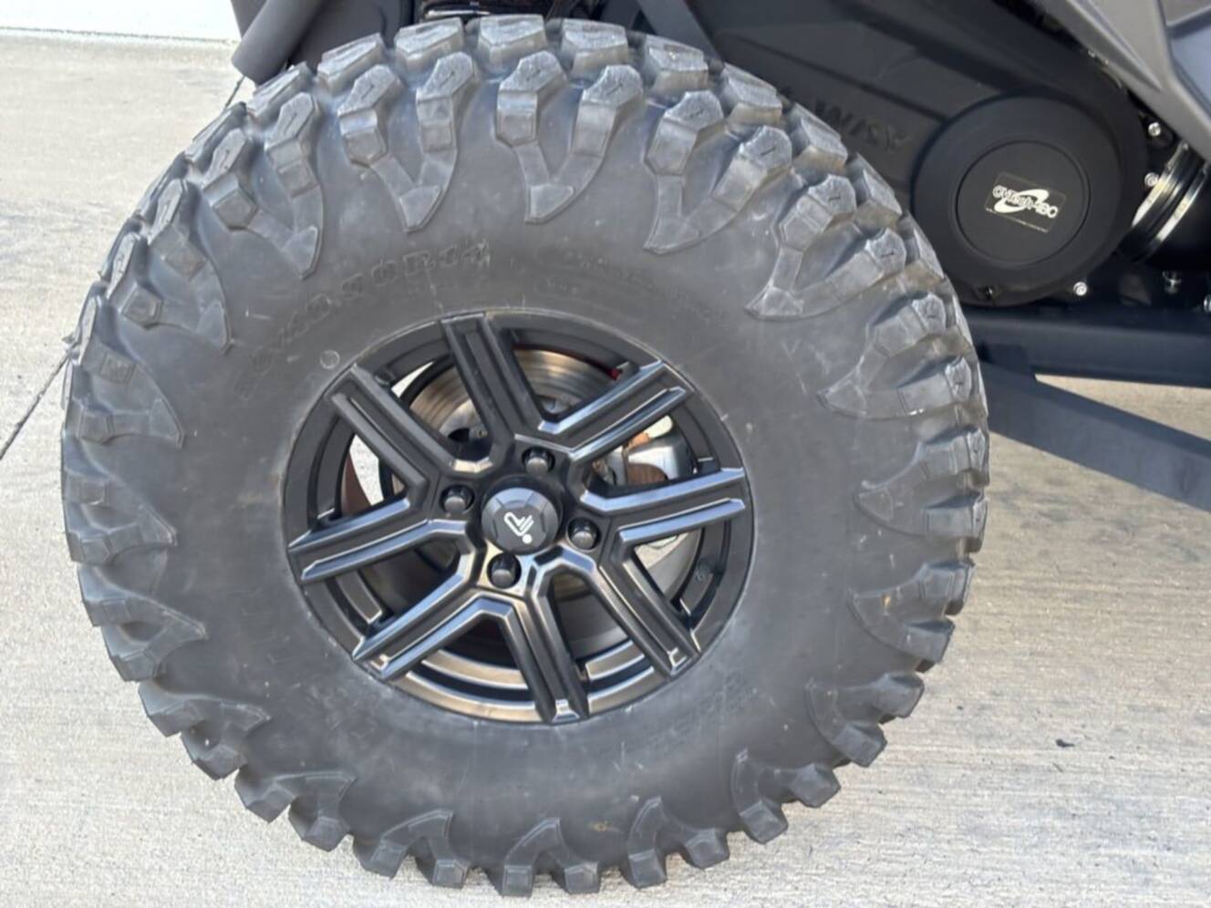 A photo of this 2025 Segway Powersports UT10 P CREW