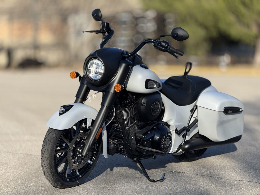 2026 Indian Springfield Dark Horse Ghost White Metallic Smok DARK HORSE in Olathe, KS