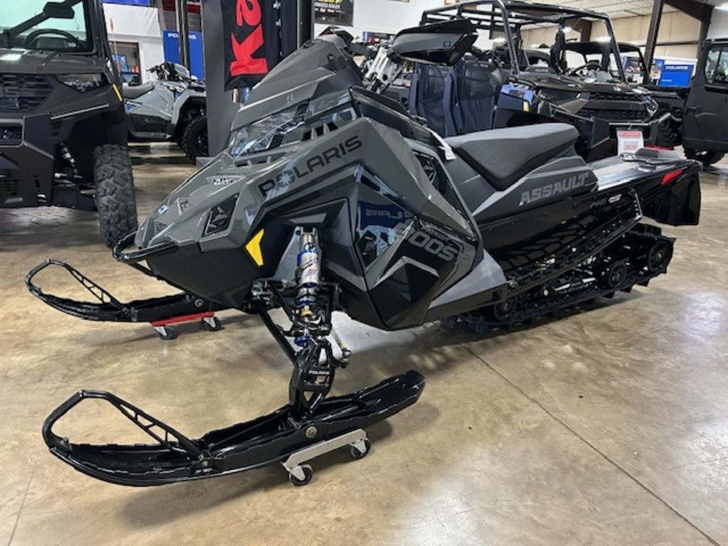 2025 Polaris® Boost Switchback Assault 146 Shadow Gray / Gloss Black BOOST 146 in kieler WI