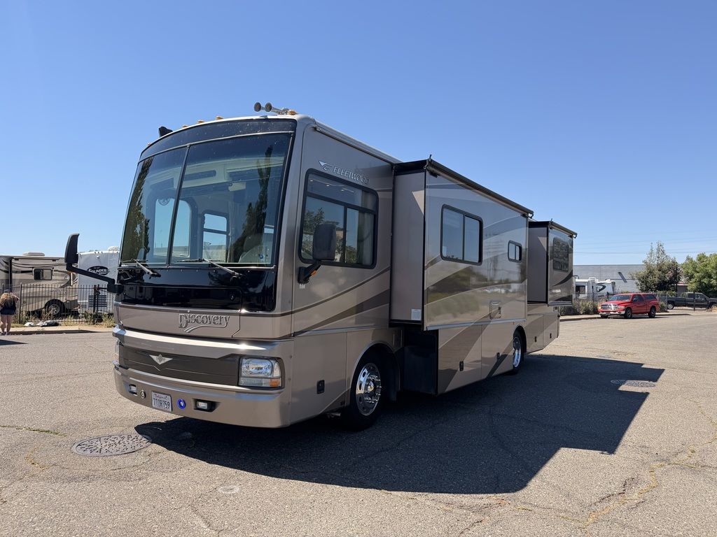 2004 Fleetwood DISCOVERY 35M RV