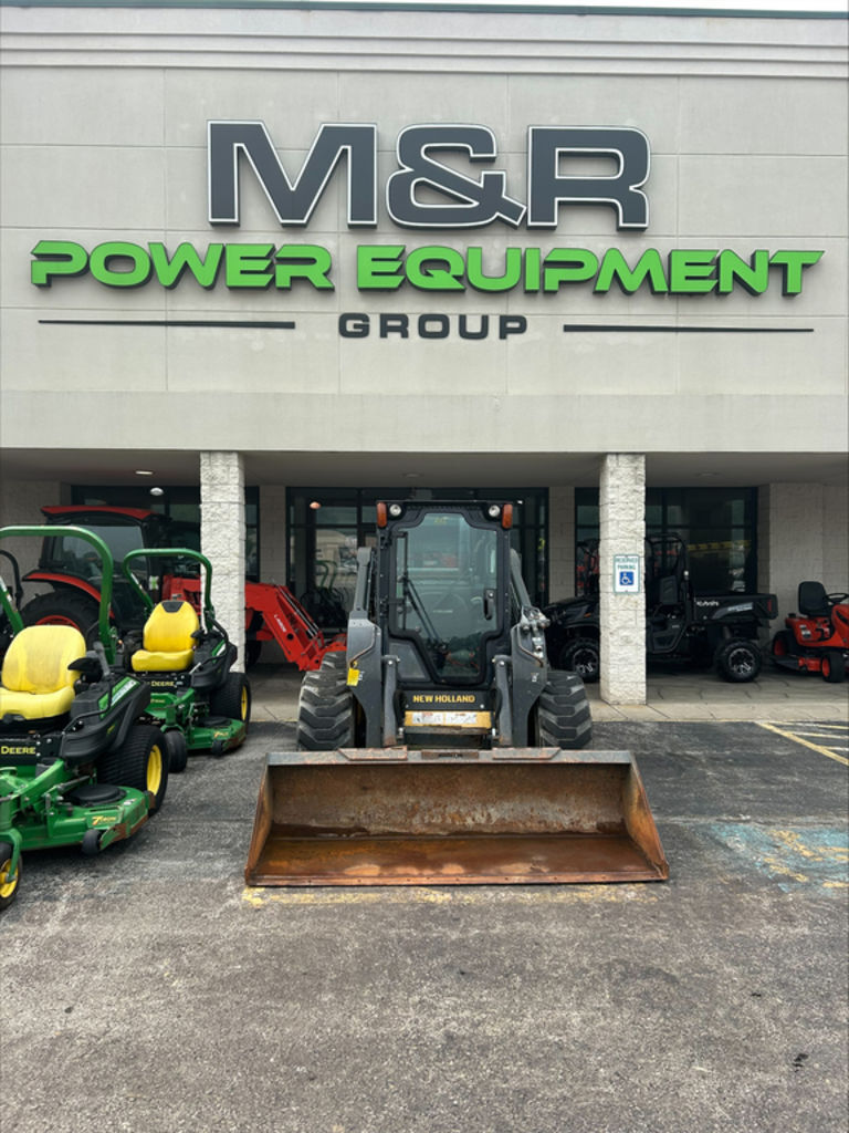 2014 New Holland Construction Skid Steer Loaders L230 in Hermitage, PA