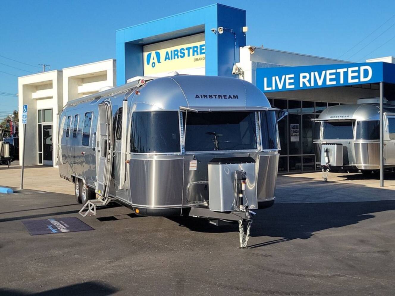 A photo of this 2026 Airstream Classic 33FB Queen