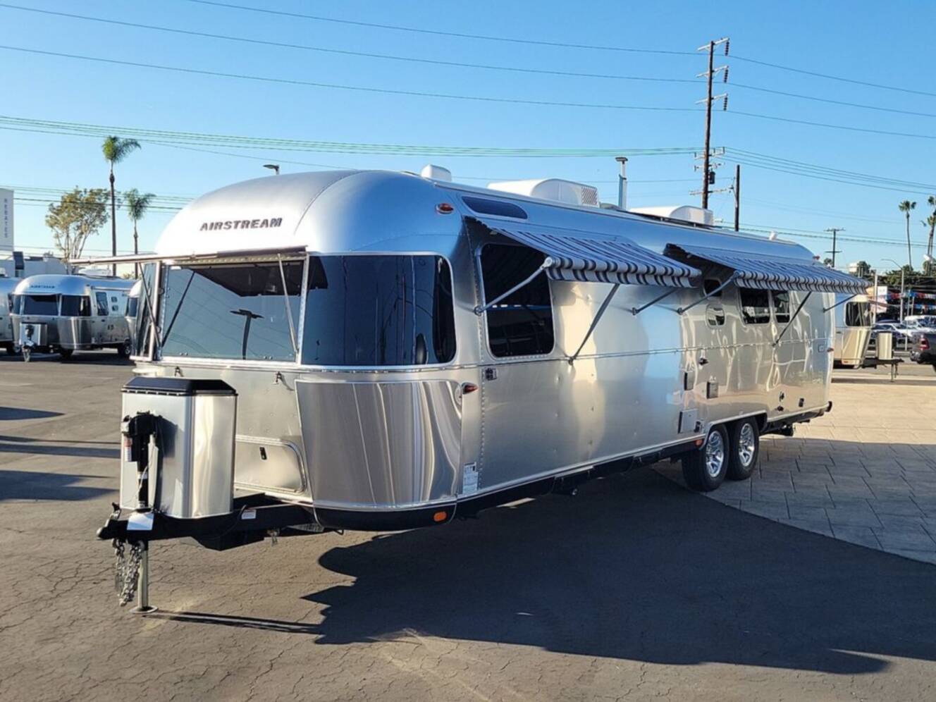A photo of this 2026 Airstream Classic 33FB Queen