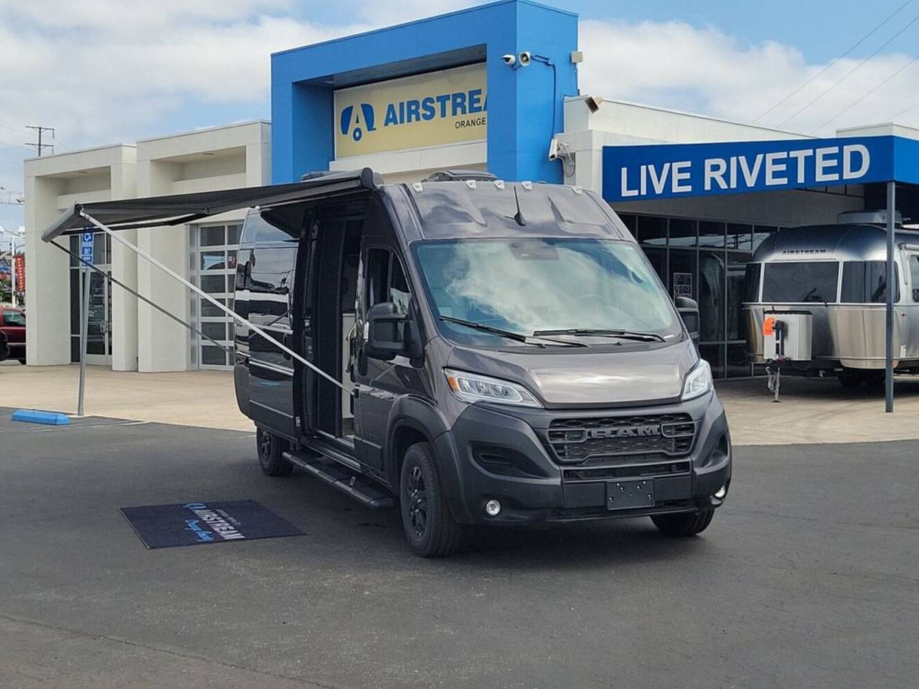 A photo of this 2025 Airstream Rangeline 21