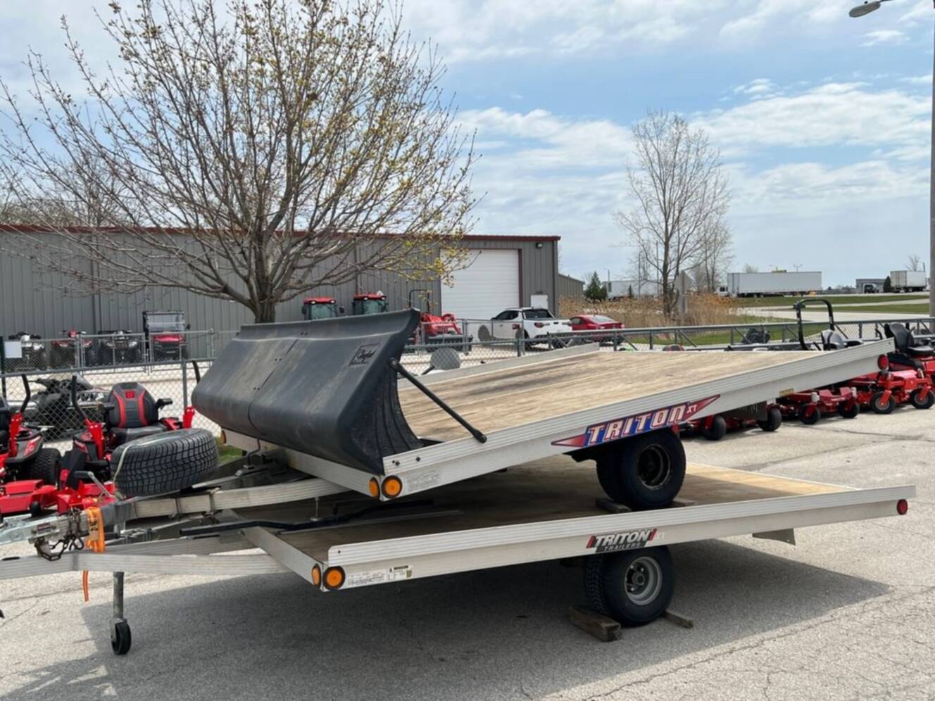 A photo of this 2002 Triton XT 10-101