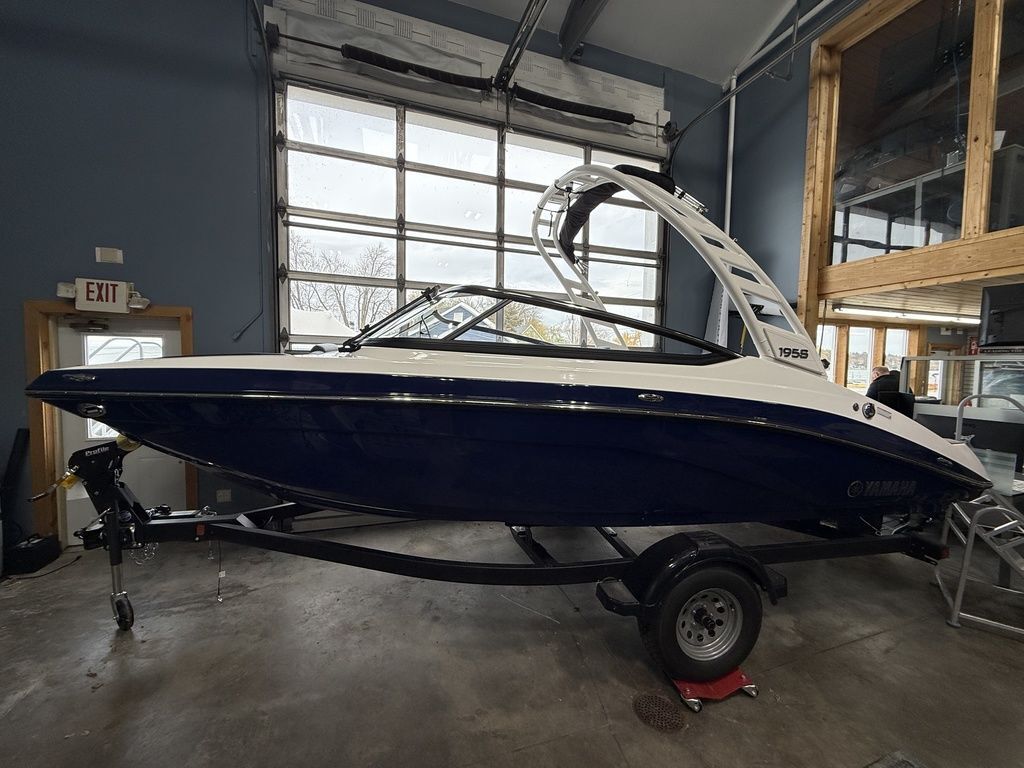 2026 Yamaha Boats 195S in red wing MN