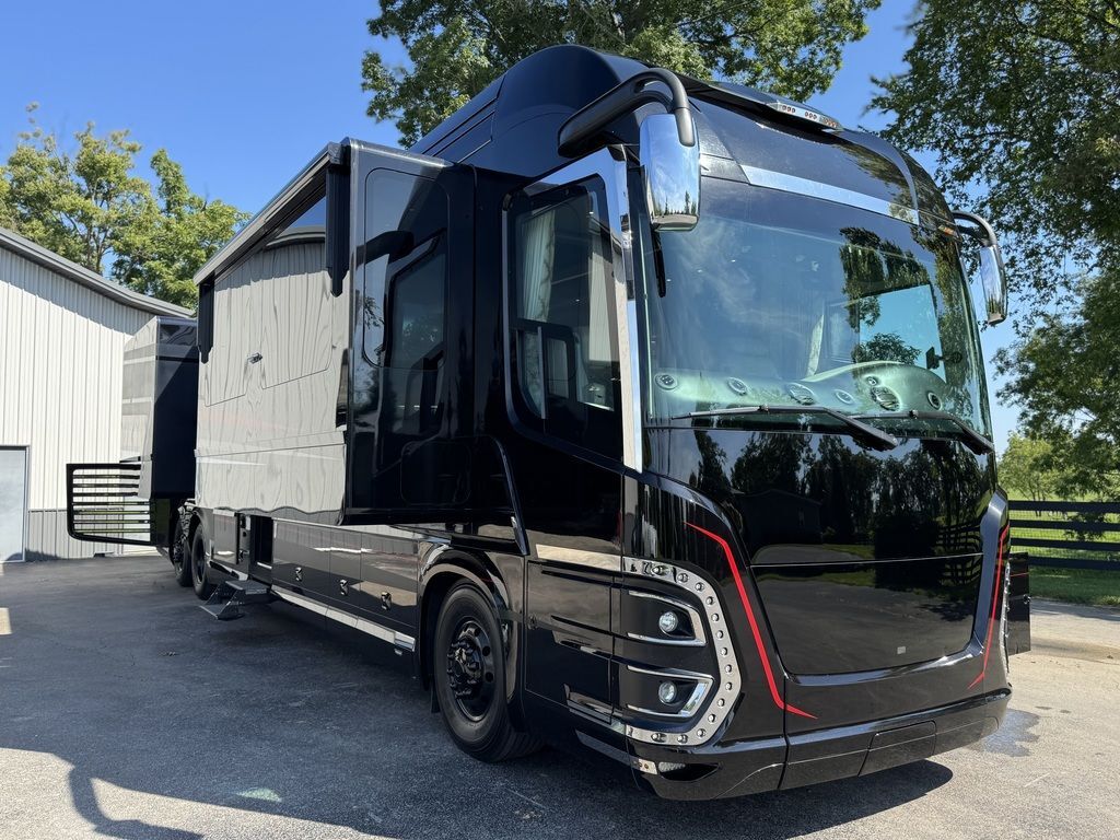 2017 Newell Coach P50 in lexington KY