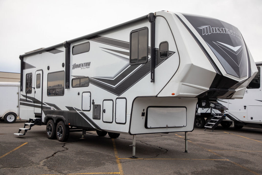 2023 Grand Design MOMENTUM 315G in union gap WA