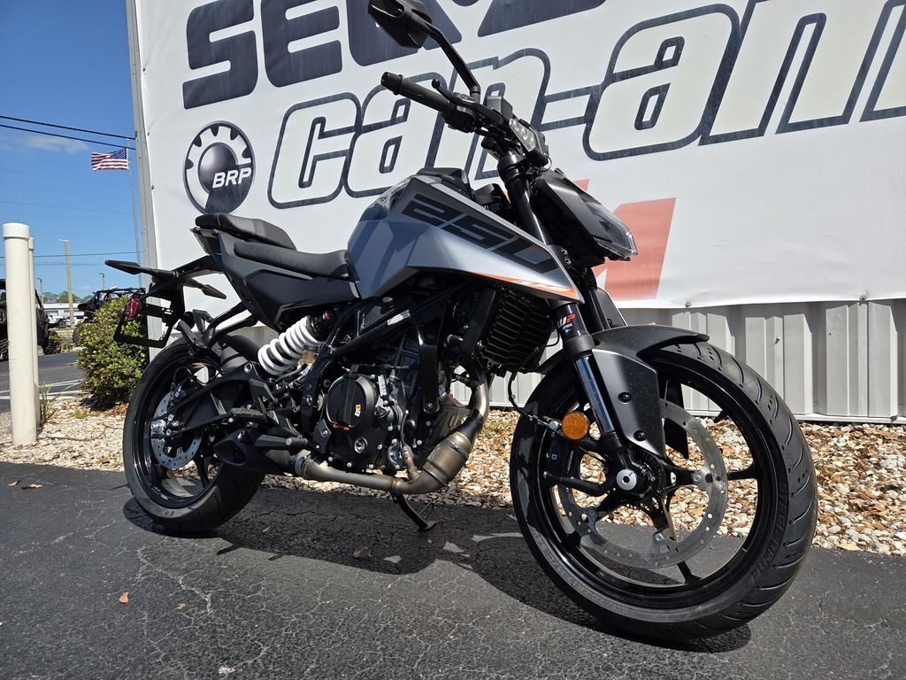2026 KTM 250 Duke 250 in Bradenton, FL