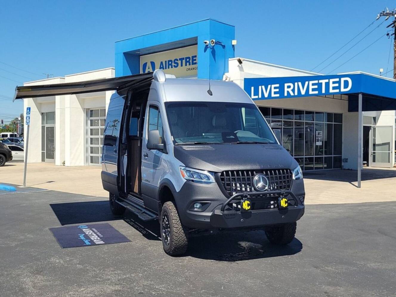 A photo of this 2026 Airstream Interstate 19GTX