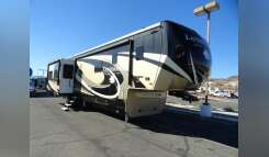 2017 Heartland Landmark 365 LM Newport RV