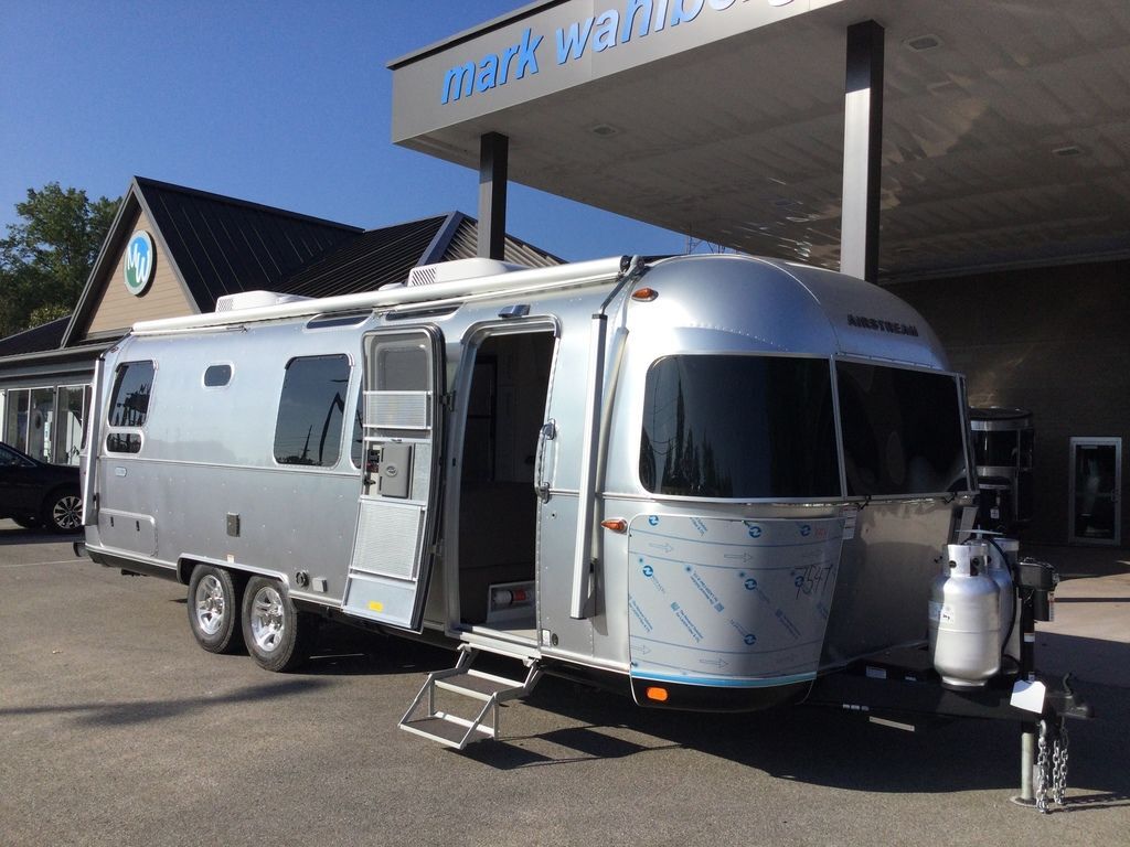 2026 Airstream Classic 28RB in lorain OH