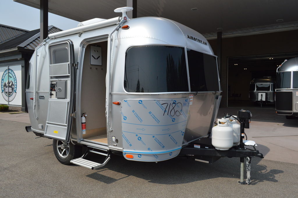 2026 Airstream Caravel® 16RB in lorain OH