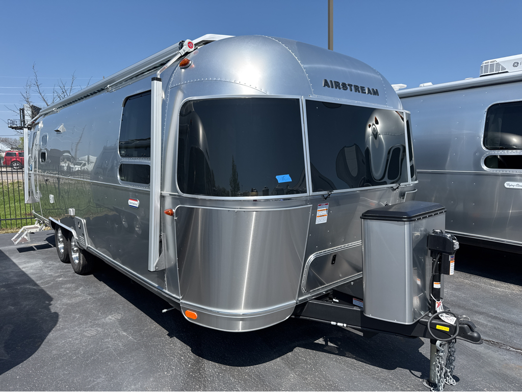 2025 Airstream INTERNATIONAL 27FB QUEEN in wentzville MO