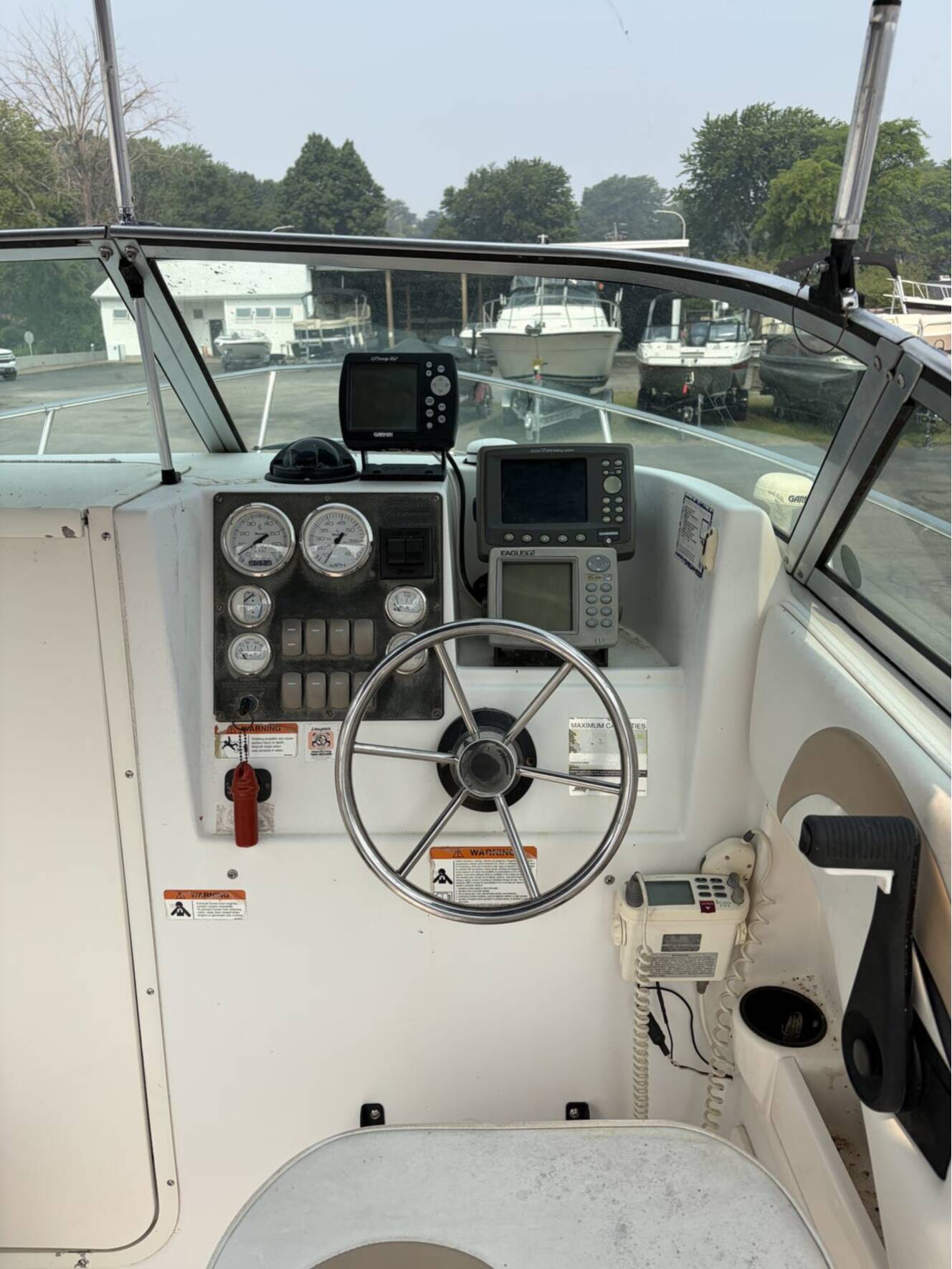 A photo of this 2003 Seaswirl Striper 2101
