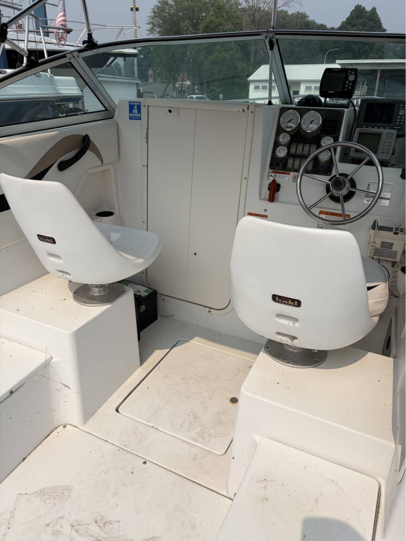 A photo of this 2003 Seaswirl Striper 2101