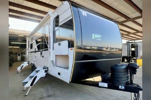 2026 Winnebago Thrive 25RLS in sealy TX