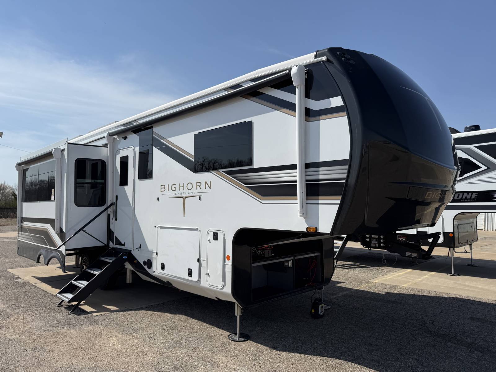 2026 Heartland BIGHORN 31RL in andover KS
