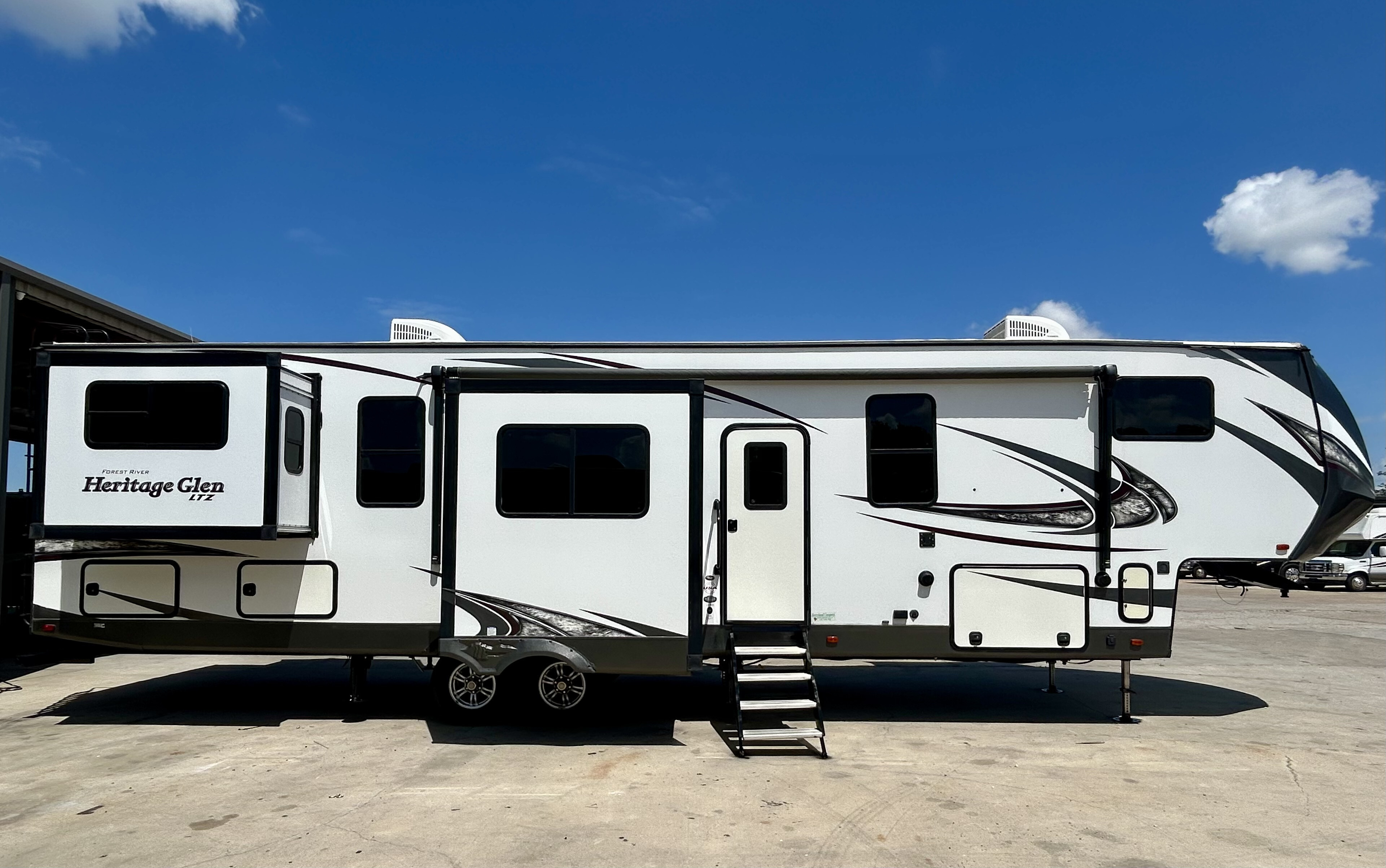2018 Forest River Wildwood Heritage Glen LTZ 372RD in royse city TX