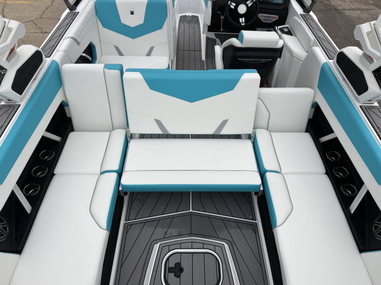 A photo of this 2026 Nautique Super Air Nautique GS22