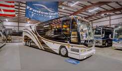 2005 Prevost Millennium H3-45 RV
