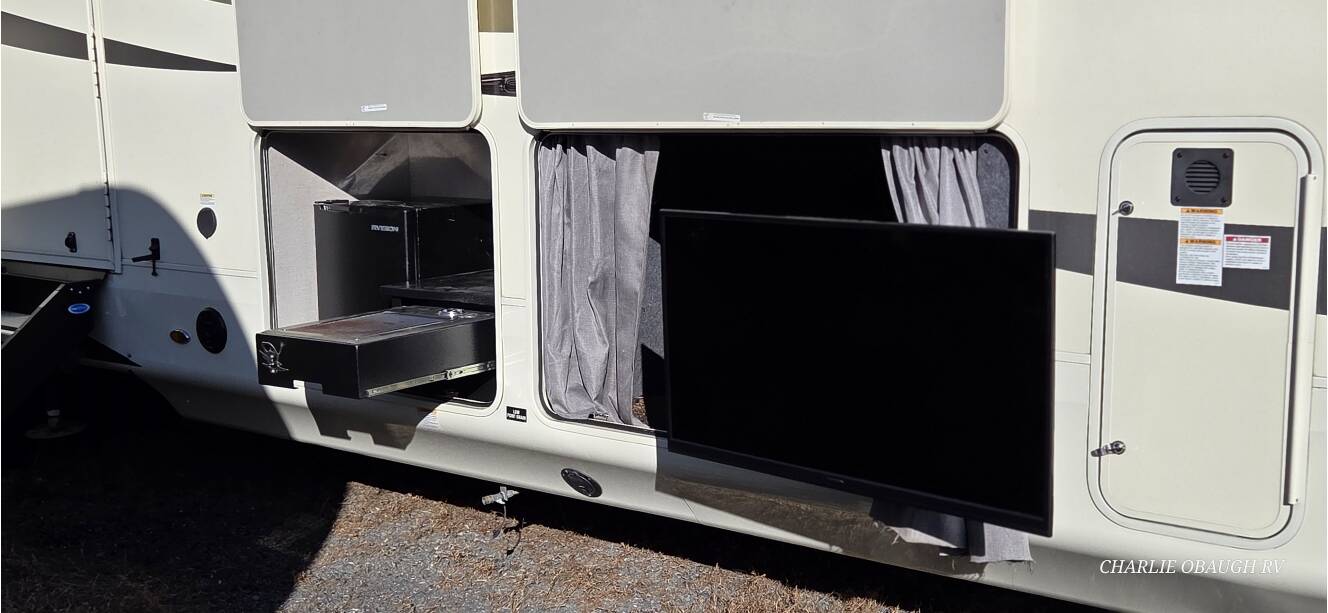 A photo of this 2020 Jayco North Point 381DLQS