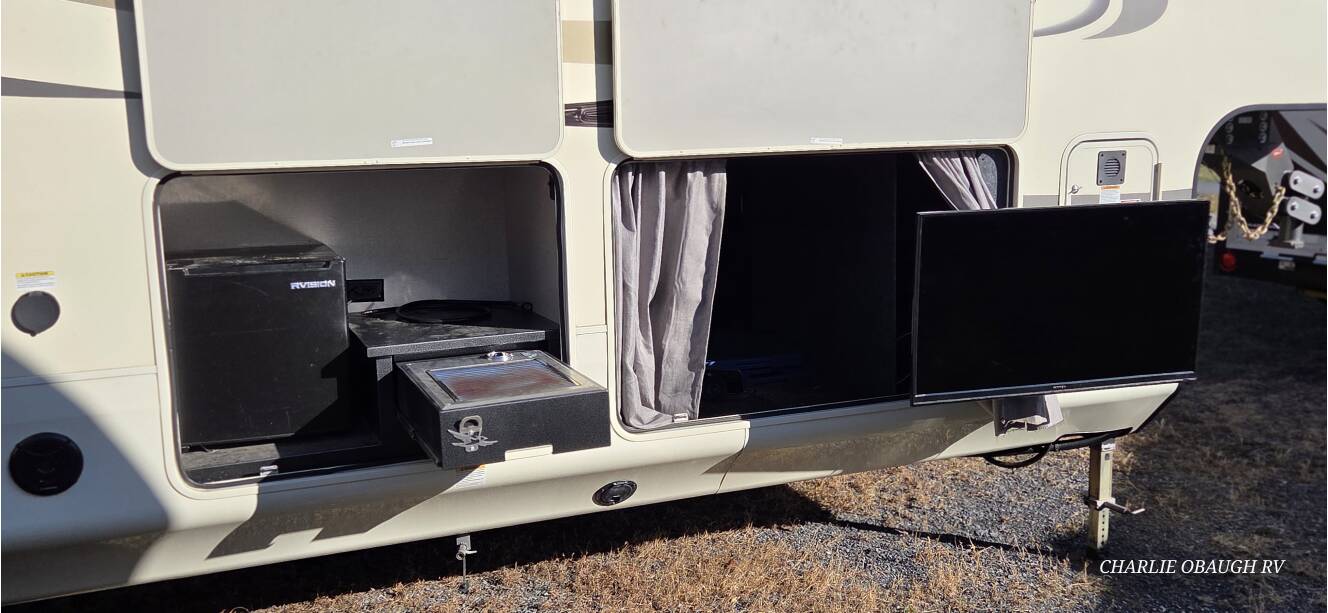 A photo of this 2020 Jayco North Point 381DLQS