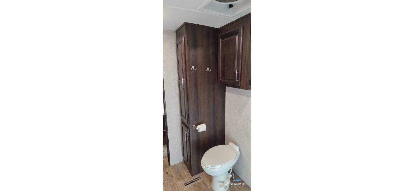 A photo of this 2020 Jayco North Point 381DLQS