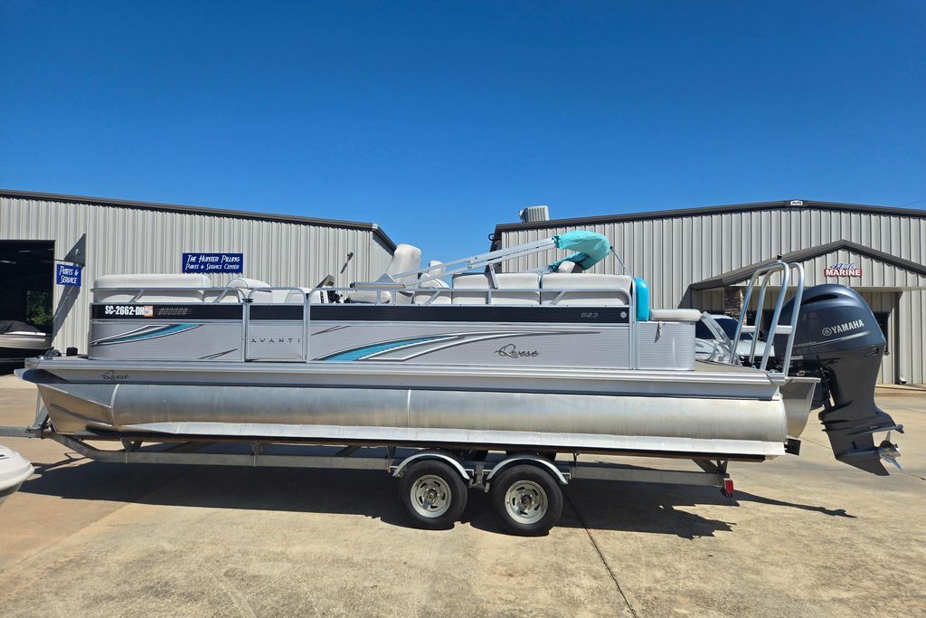 Used 2018 Qwest Avanti 823 Lanai Ds Bar 822 Ltz For Sale in Martin