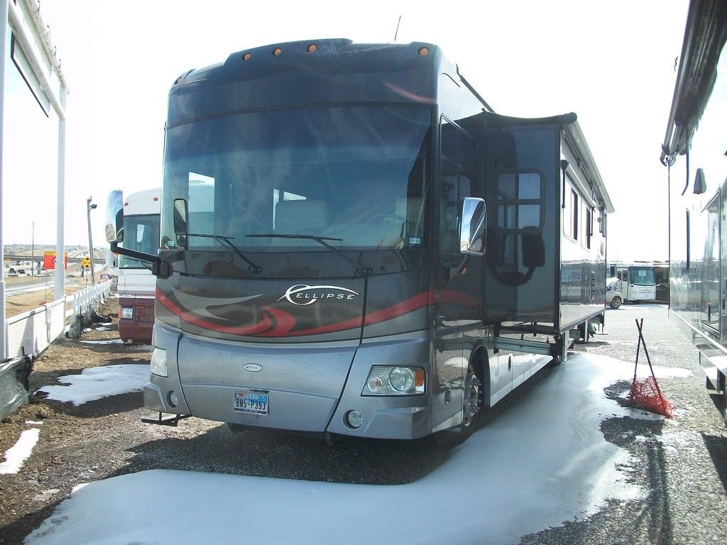 2010 Winnebago Ellipse 40CD in denton TX