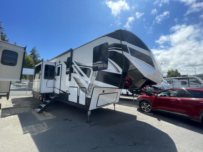 2022 Dutchmen Voltage 3845 RV