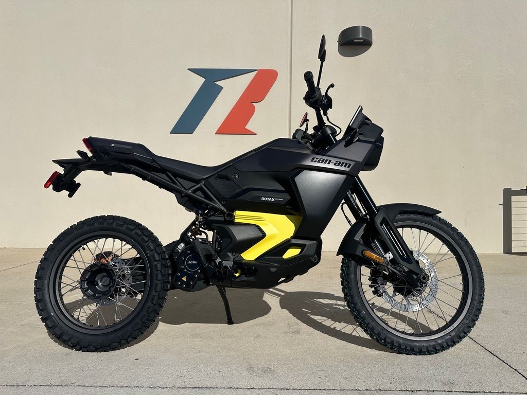 2025 Can-Am Origin Carbon Black BASE in Malabar, FL