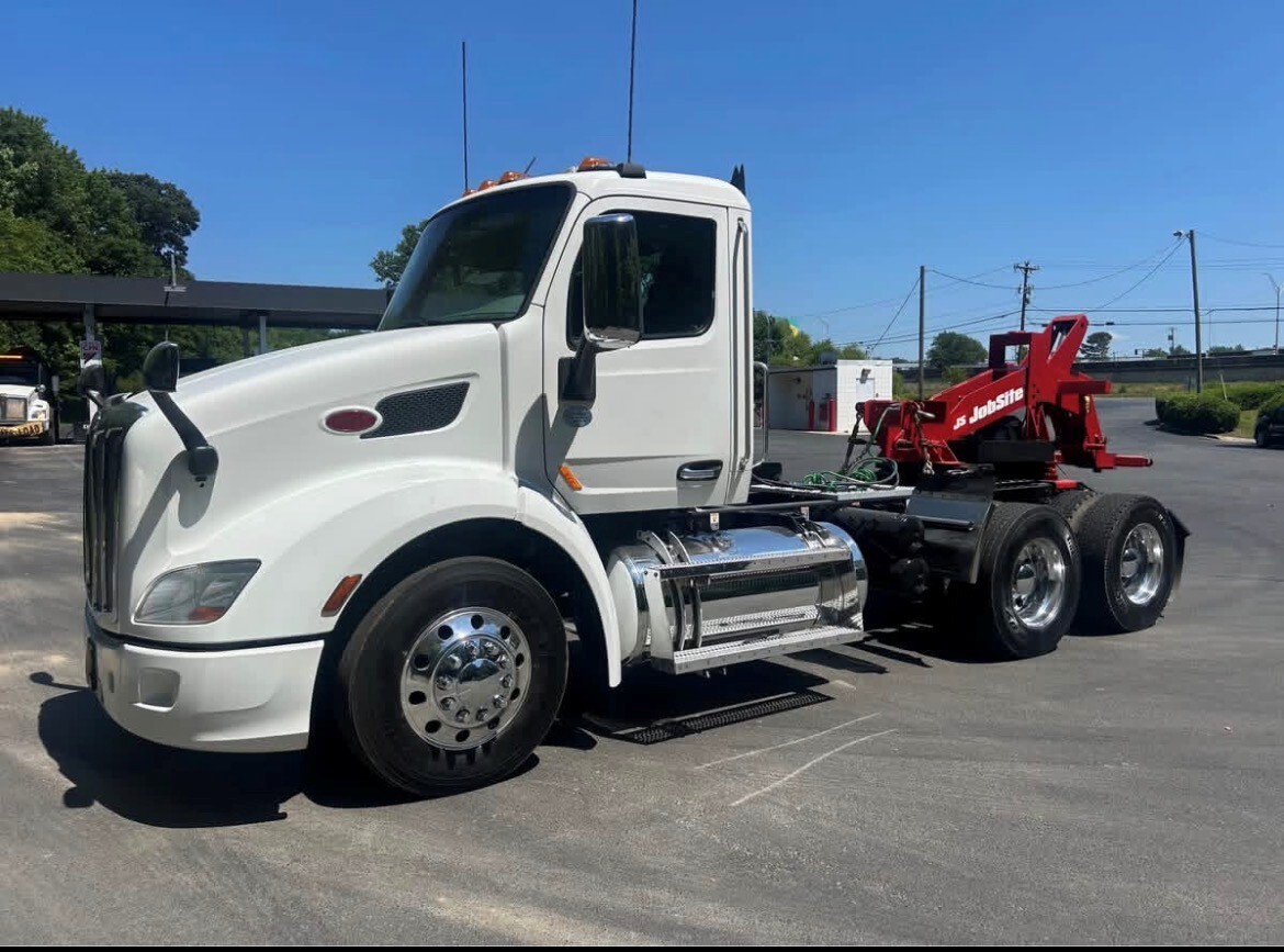 2020 PETERBILT 579 in Charlotte, NC