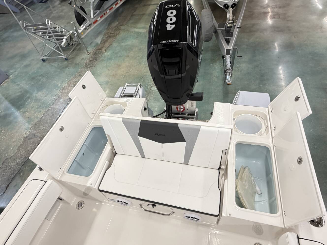 A photo of this 2026 Robalo 266 Cayman CAYMAN