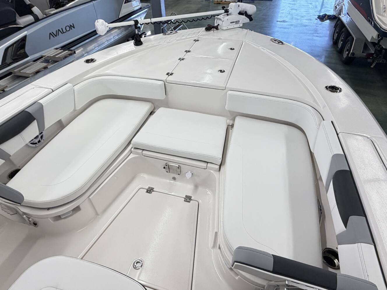 A photo of this 2026 Robalo 266 Cayman CAYMAN