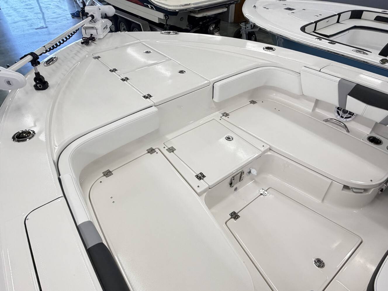 A photo of this 2026 Robalo 266 Cayman CAYMAN