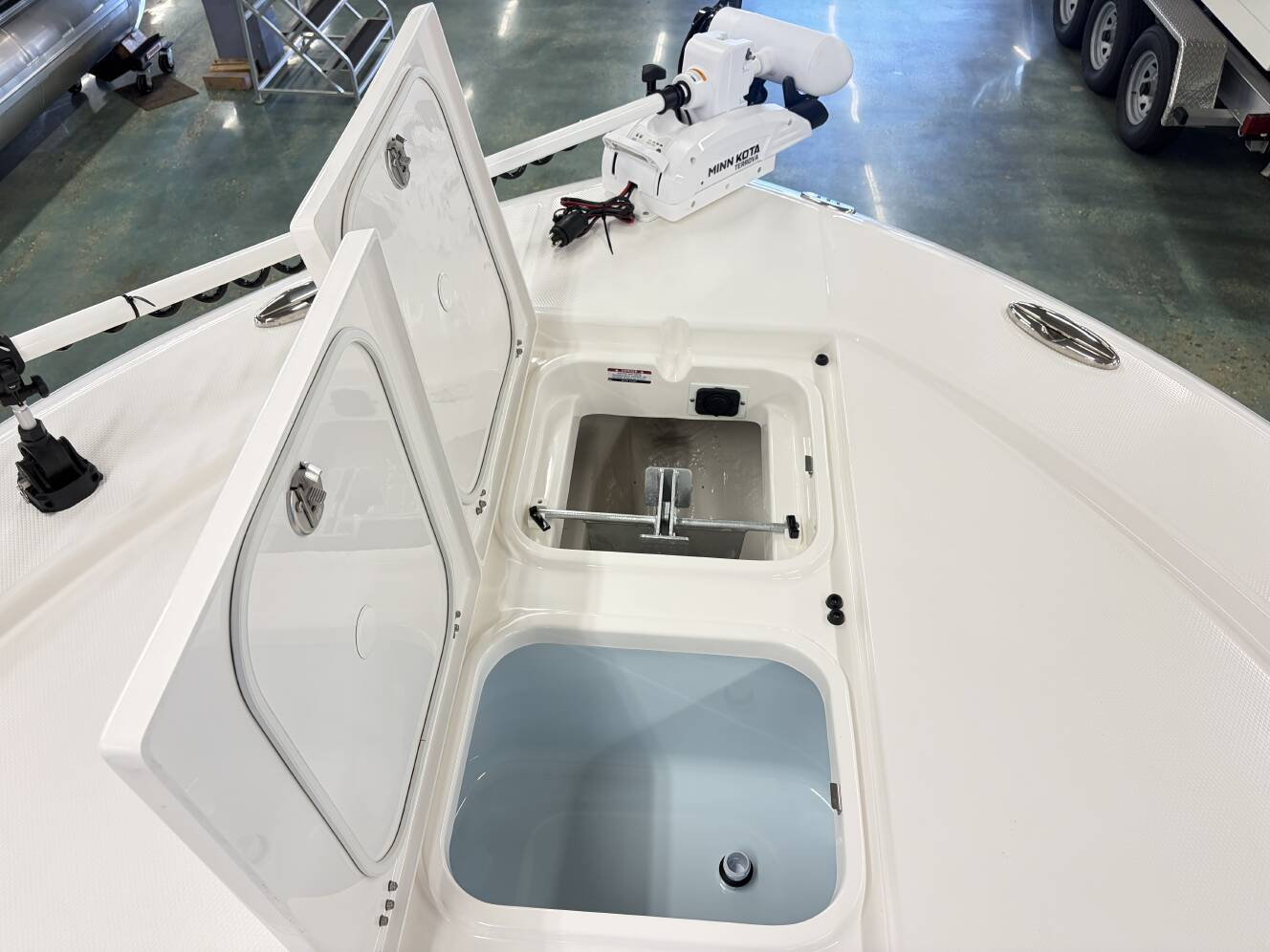 A photo of this 2026 Robalo 266 Cayman CAYMAN