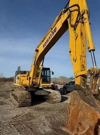 2014 Komatsu PC490LC-10 in Dover, DE