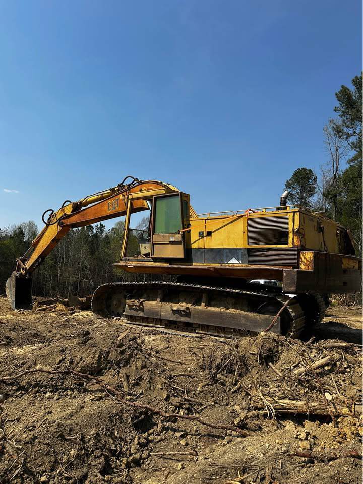 1992 Caterpillar 235C in Raleigh, NC