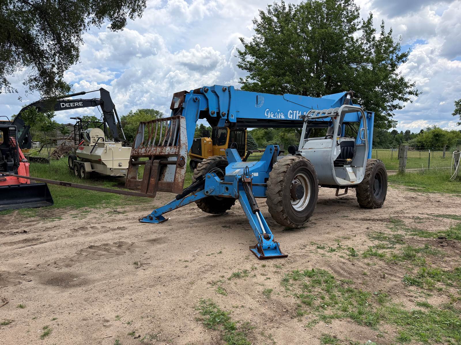 2006 Genie GTH-1056 in Belleville, MI