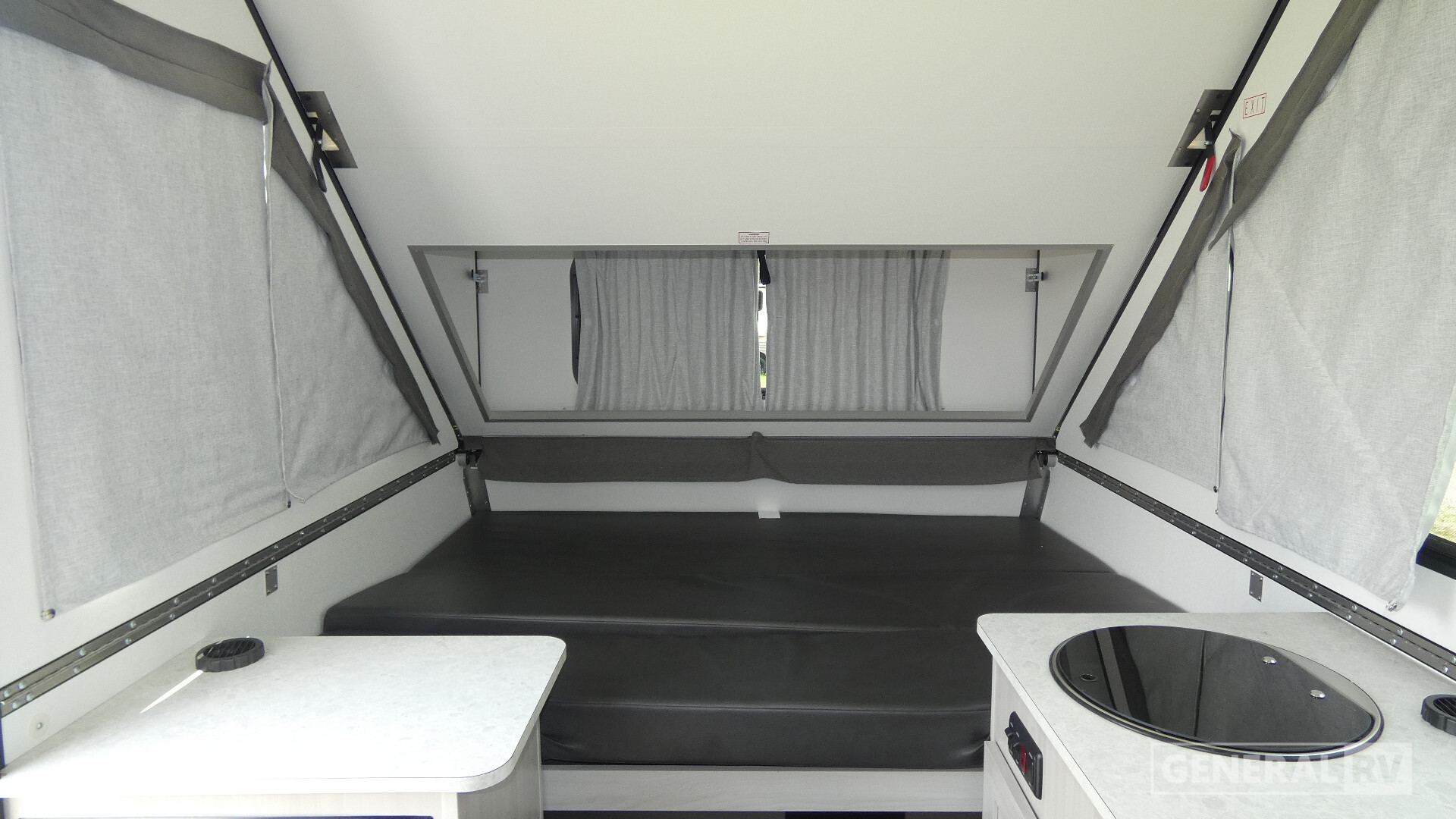 2027 Aliner Classic Rear Sofa in clarkston MI