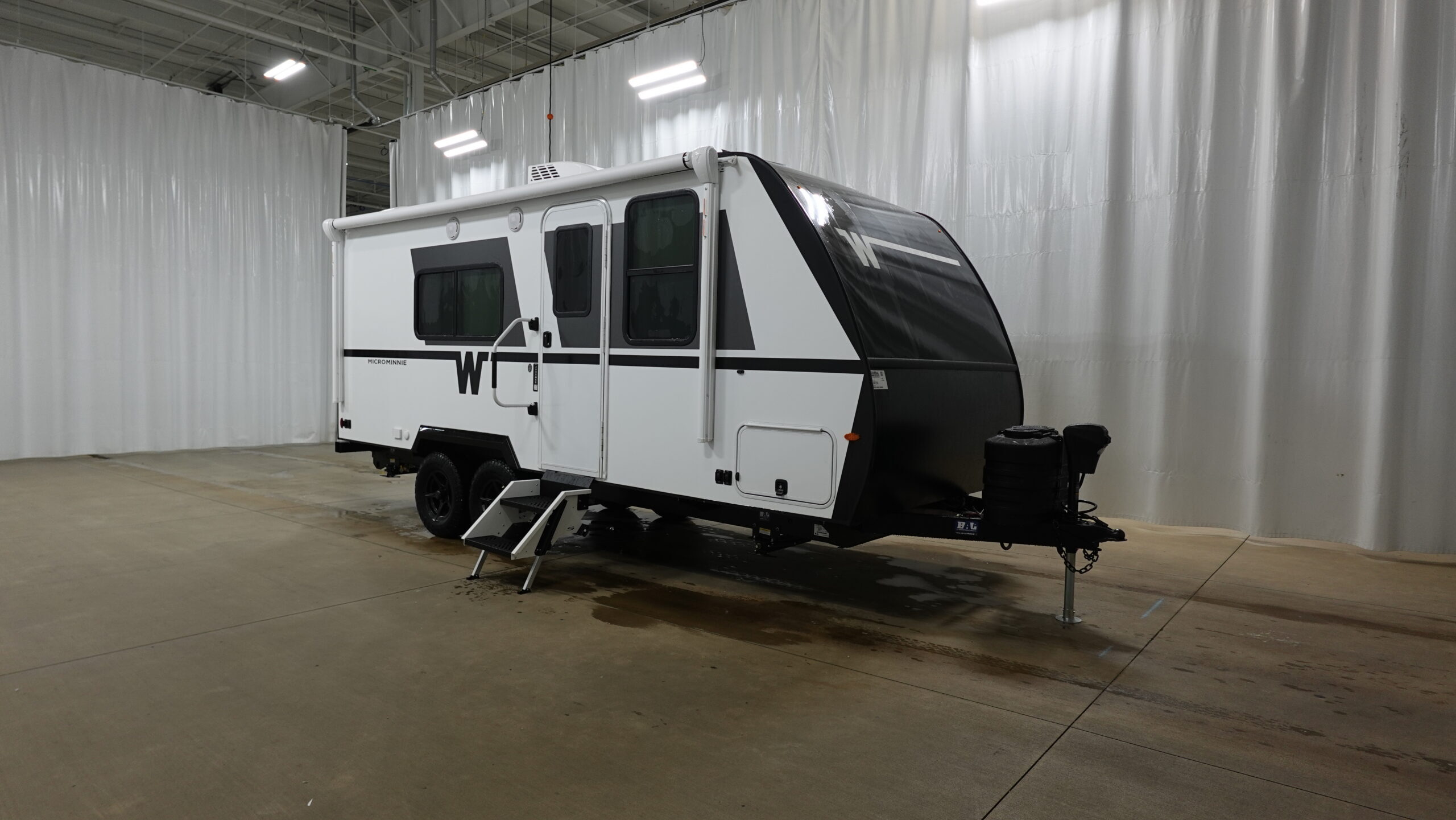 2026 Winnebago MICRO MINNIE 2000MRB RV