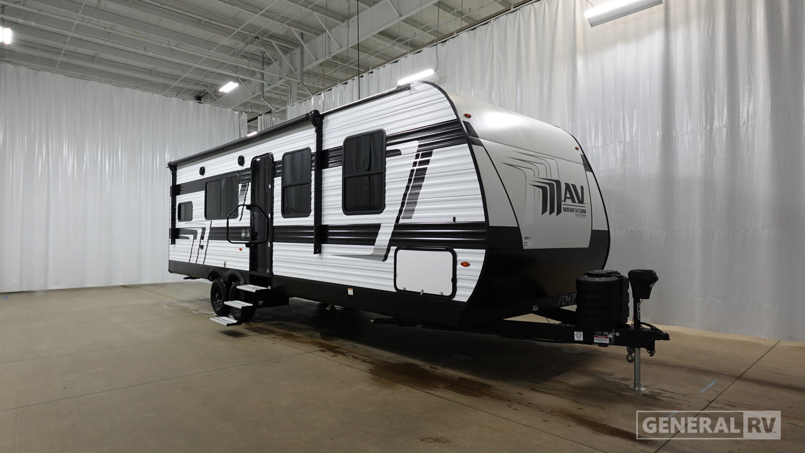2026 Grand Design MOMENTUM 27MAV in mt clemens MI